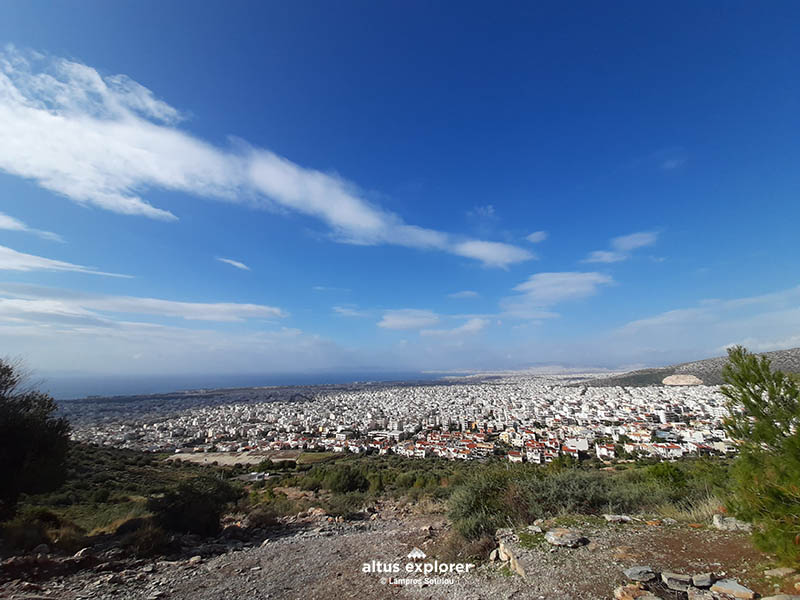 Υμηττος μονοπατι πεζοπορίας με θέα