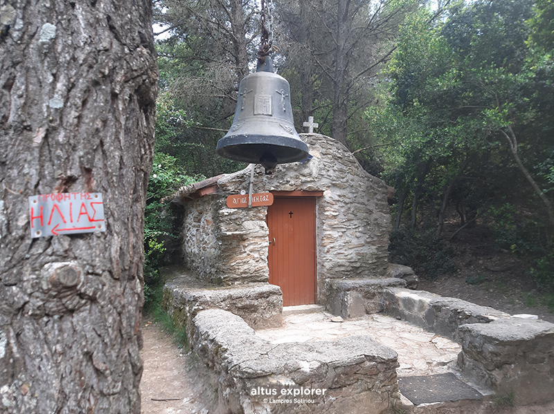 Πεντελη μονοπάτι πεζοποριας στην Αττικη